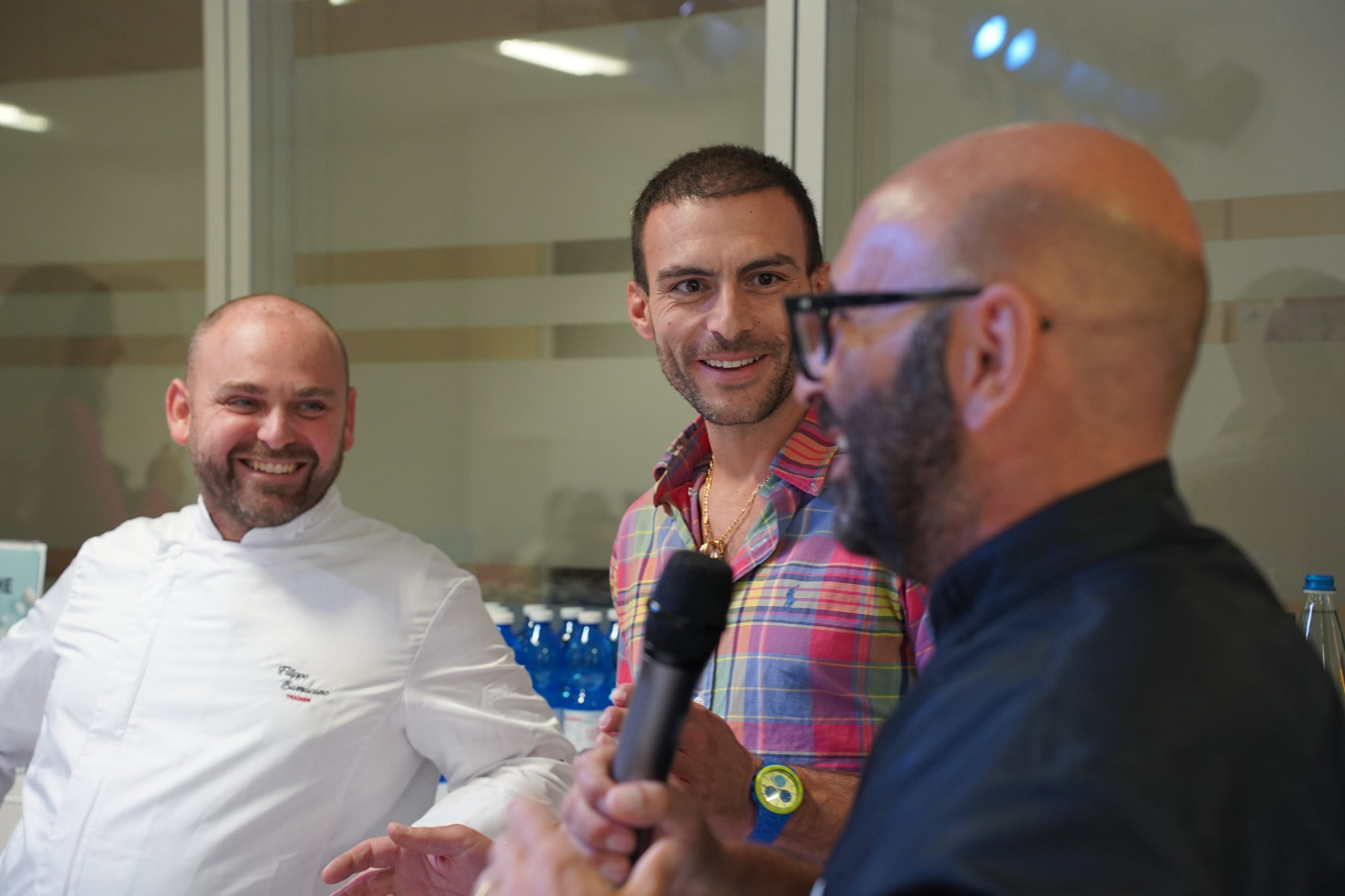 Scopri come il Campari Day ha riunito 30 locali pugliesi e 60 esperti del settore per panel su food cost, drink cost, aperitivi e whiskey miscelato. 