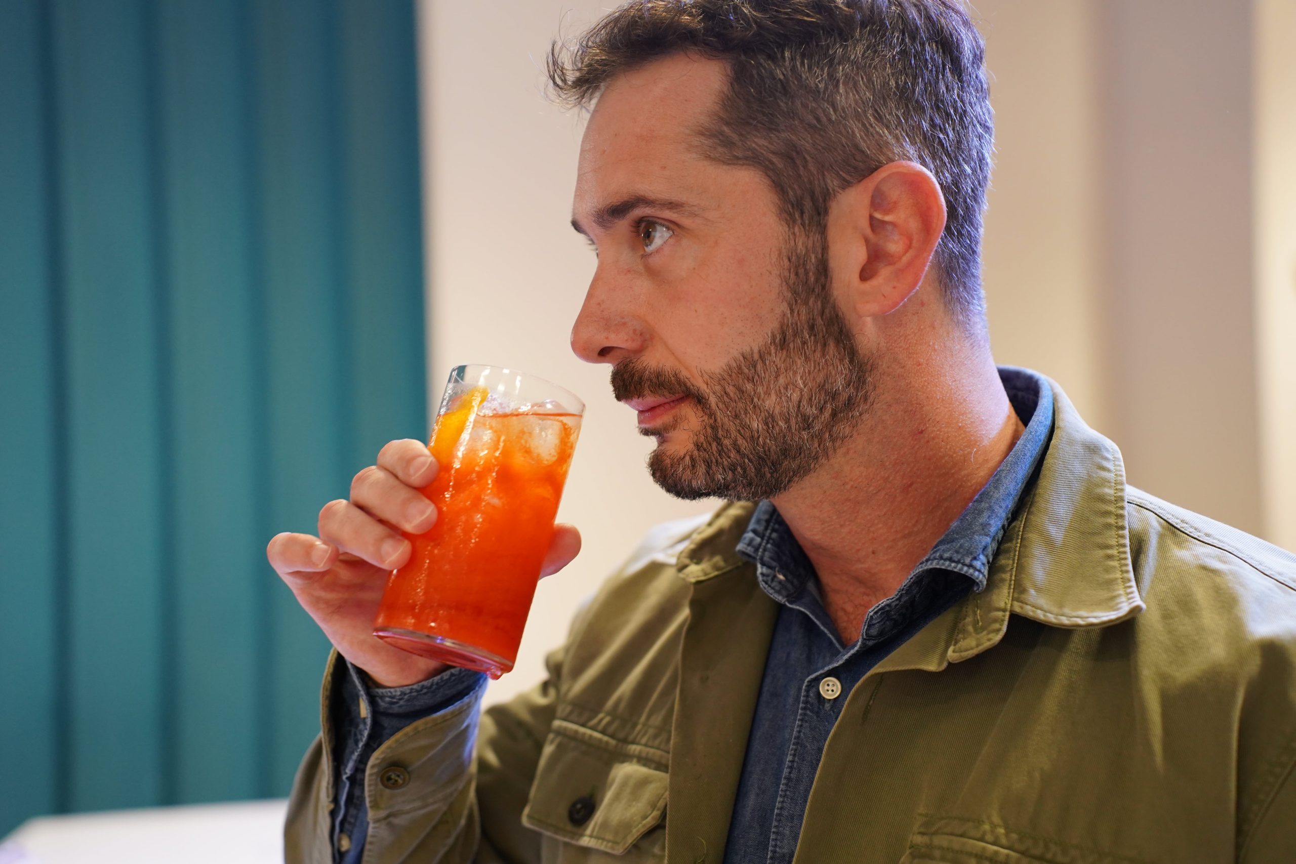 Scopri come il Campari Day ha riunito 30 locali pugliesi e 60 esperti del settore per panel su food cost, drink cost, aperitivi e whiskey miscelato. 